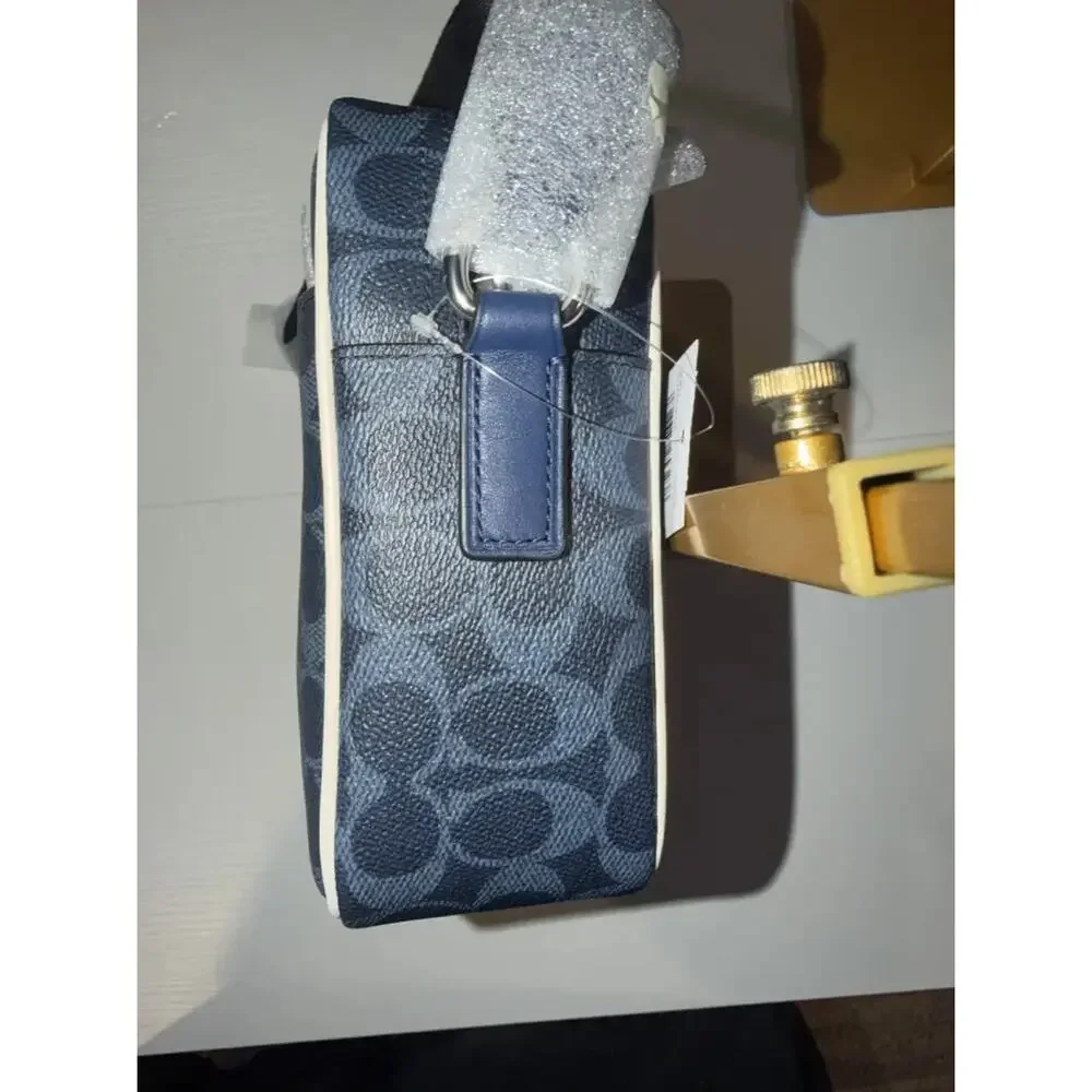 Coach nwt b7